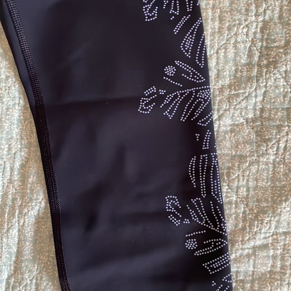 Gap Fit Navy Capri Leggings - Picture 6 of 8